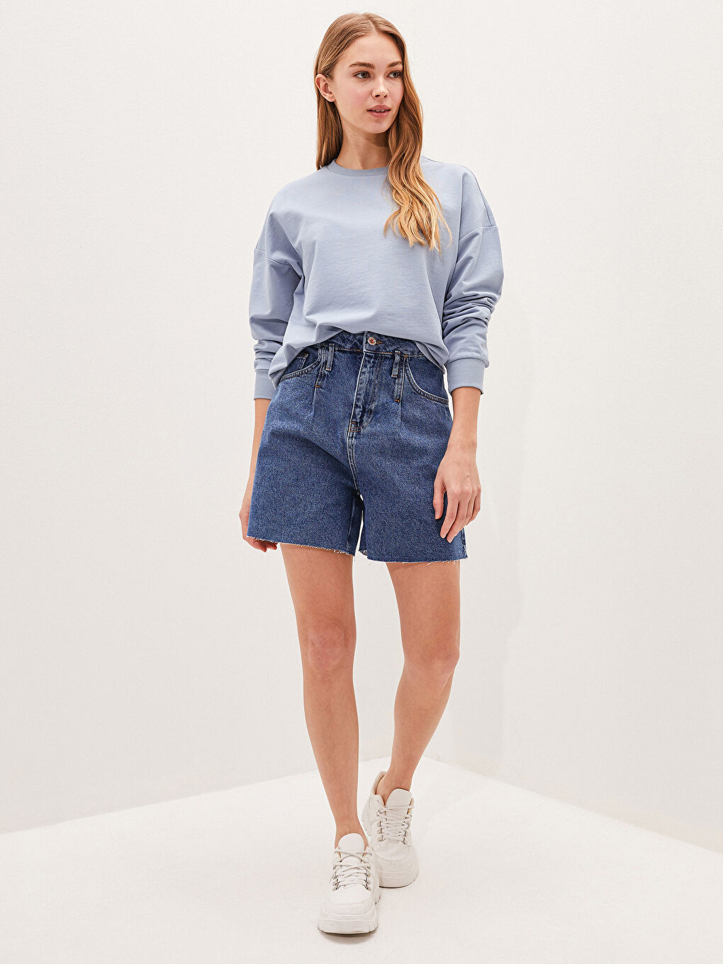 Women's High Waist Pocket Detailed Jean Shorts