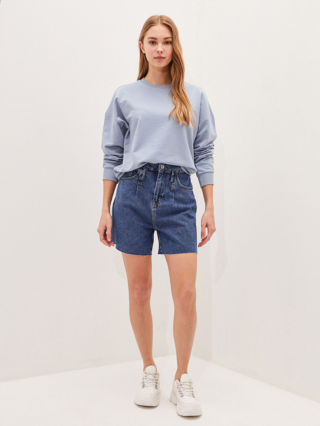 Women's High Waist Pocket Detailed Jean Shorts-1