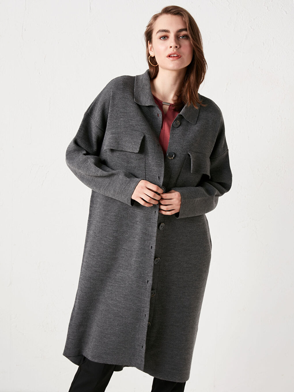 Antrasit Gömlek Yaka Cep Detaylı Uzun Kollu Kadın Triko Hırka