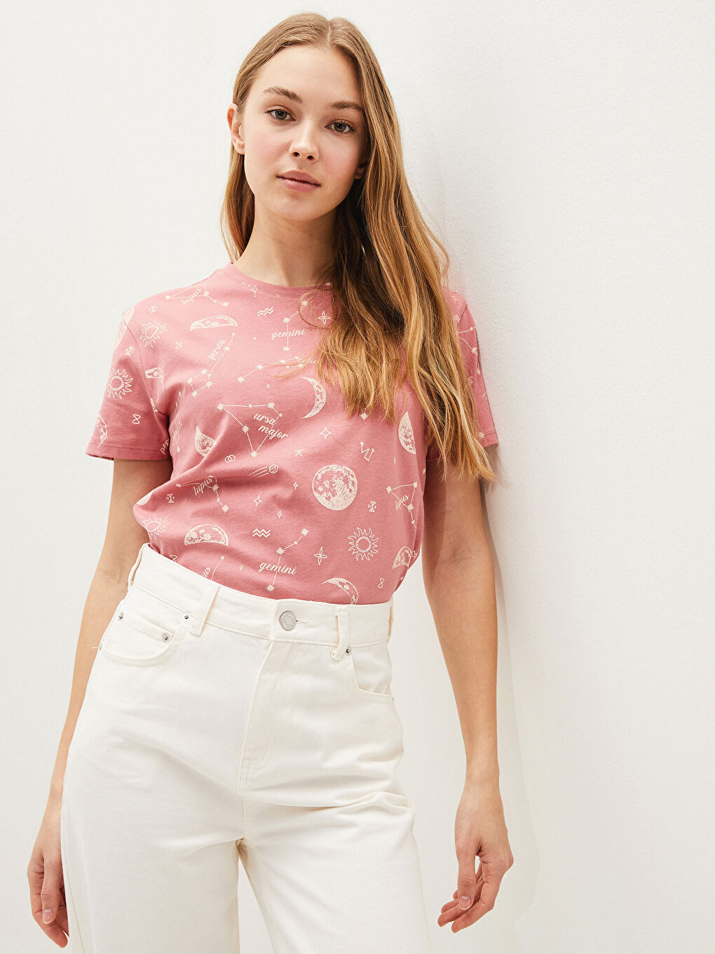 Pembe Bisiklet Yaka Baskılı Kısa Kollu Pamuklu Kadın Tişört-1