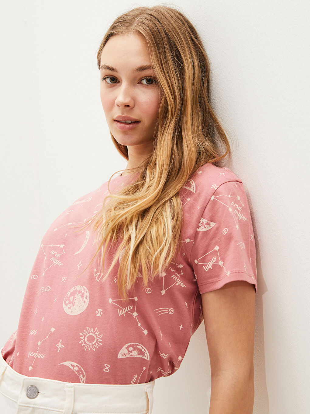 Pembe Bisiklet Yaka Baskılı Kısa Kollu Pamuklu Kadın Tişört-2