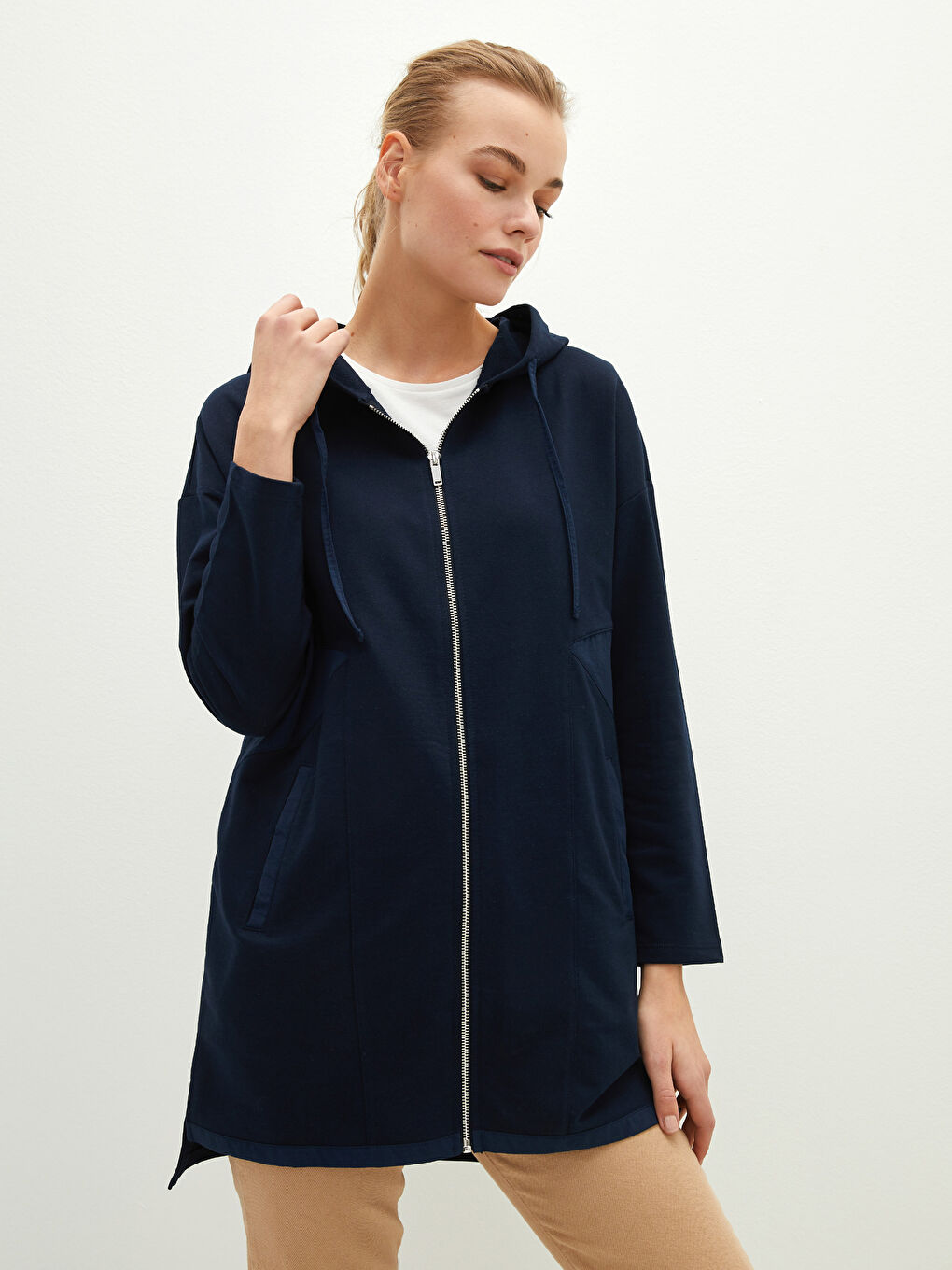 Lacivert Kapüşon Yaka Düz Fermuar Kapamalı Uzun Kollu Kadın Hırka-1