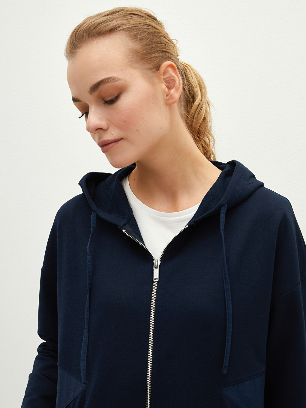 Lacivert Kapüşon Yaka Düz Fermuar Kapamalı Uzun Kollu Kadın Hırka-3