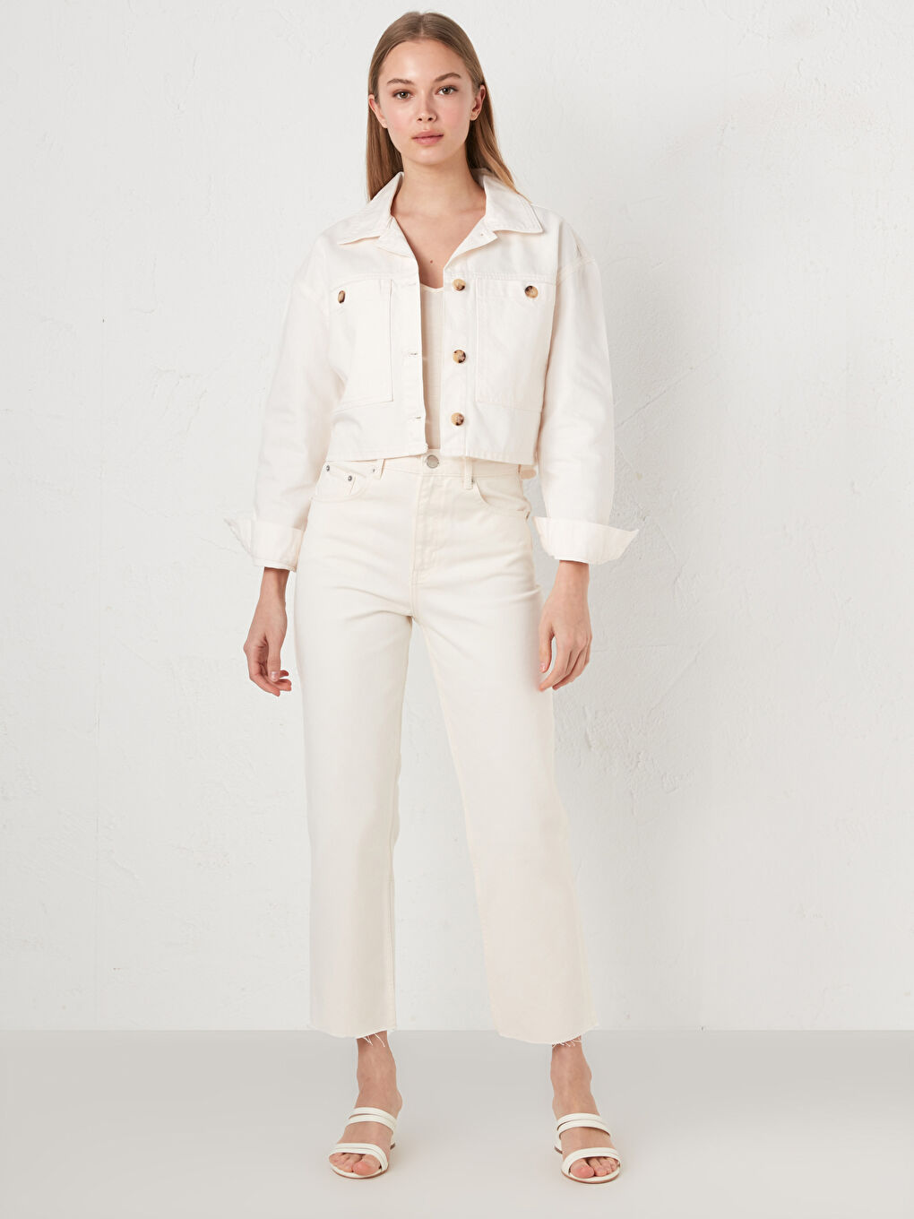 Ekru Gömlek Yaka Cep Detaylı Uzun Kollu Kadın Jean Ceket-4