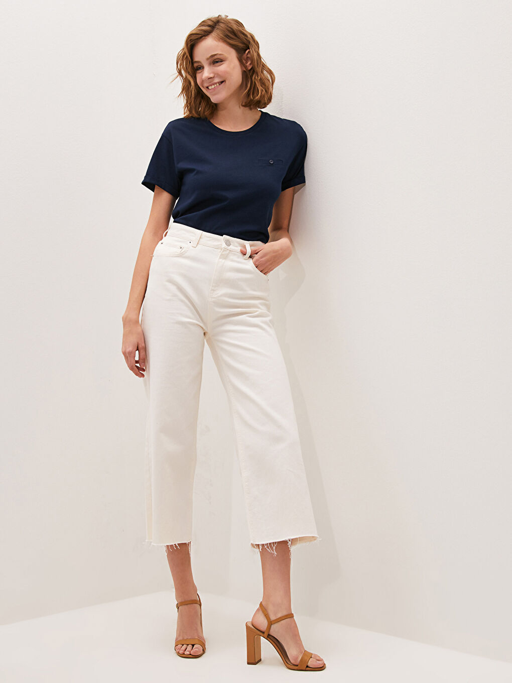 Lacivert Bisiklet Yaka Düz Kısa Kollu Pamuklu Kadın Tişört-2