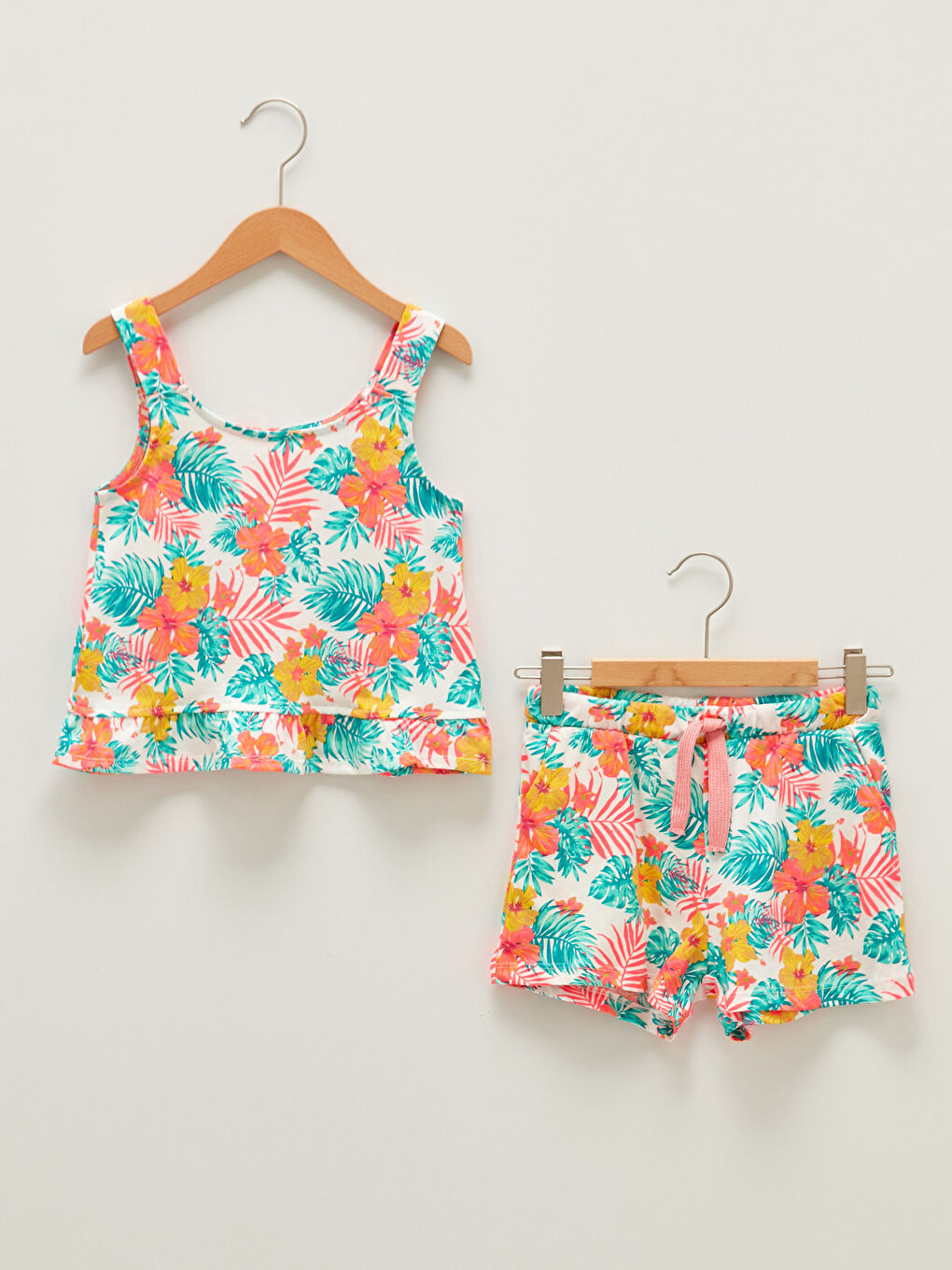 Yeşil Bisiklet Yaka Çiçek Desenli Kız Çocuk Atlet ve Şort