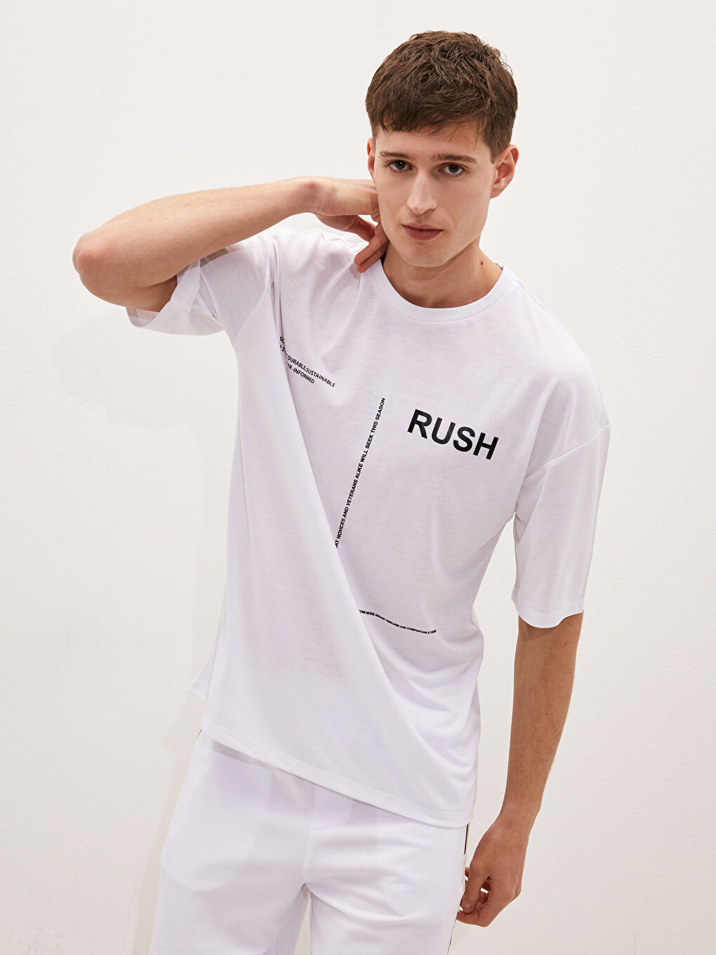 تيشيرت رياضي نشط كم قصير بياقة دائرية للرجال-2