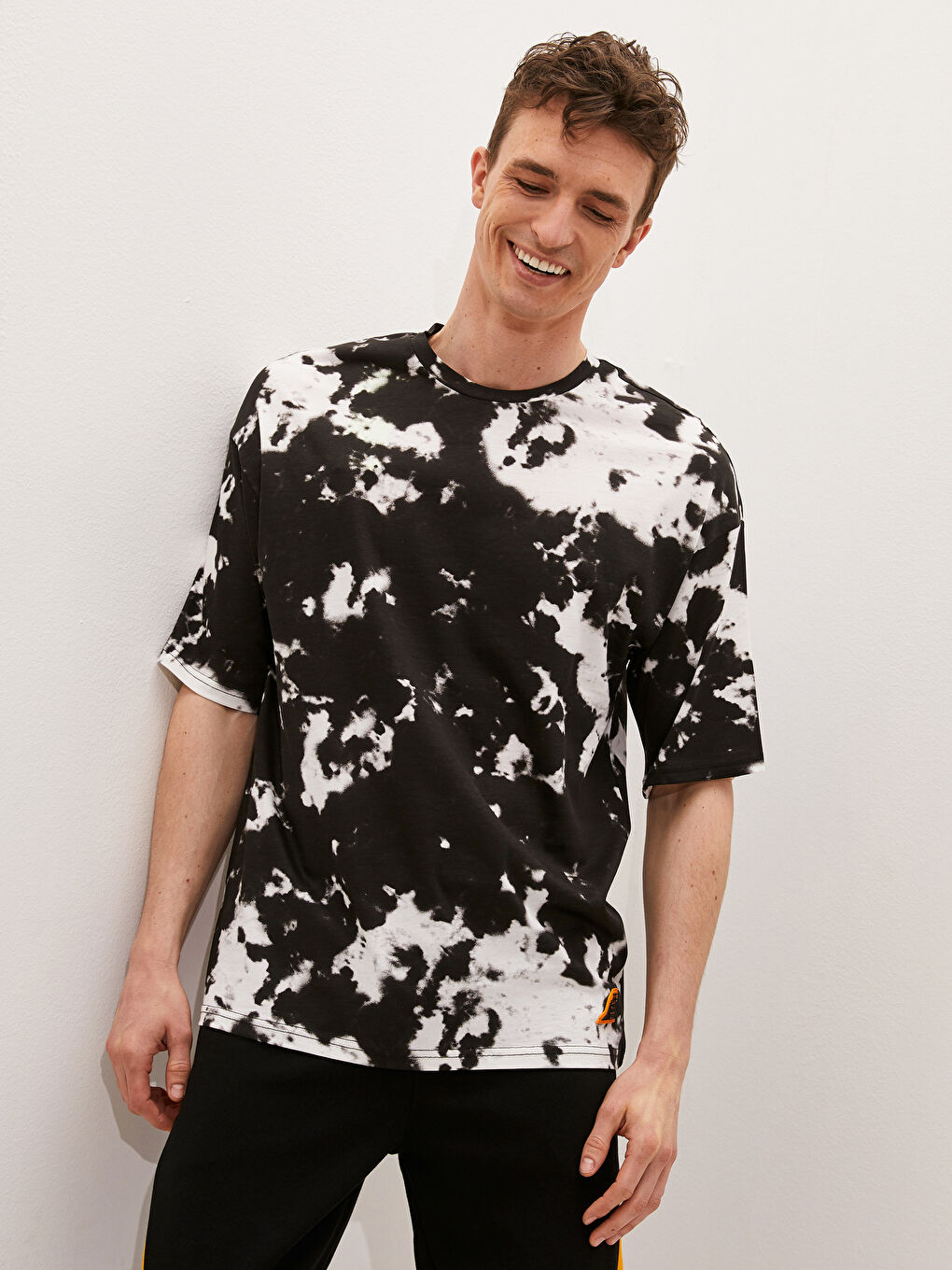 Siyah Bisiklet Yaka Kısa Kollu Aktif Spor Erkek Tişört-1