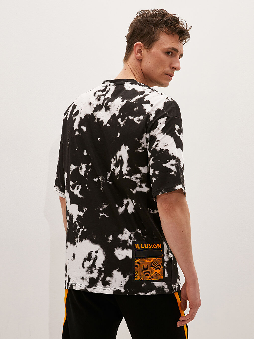 Siyah Bisiklet Yaka Kısa Kollu Aktif Spor Erkek Tişört-4