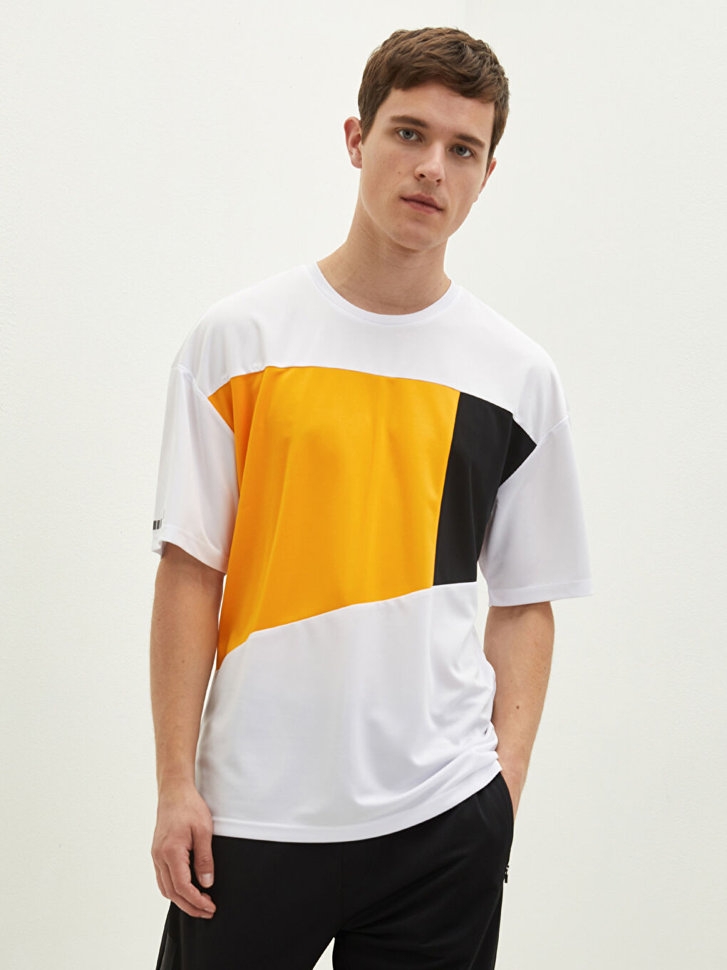 Beyaz Bisiklet Yaka Kısa Kollu Erkek Aktif Spor Tişört-2