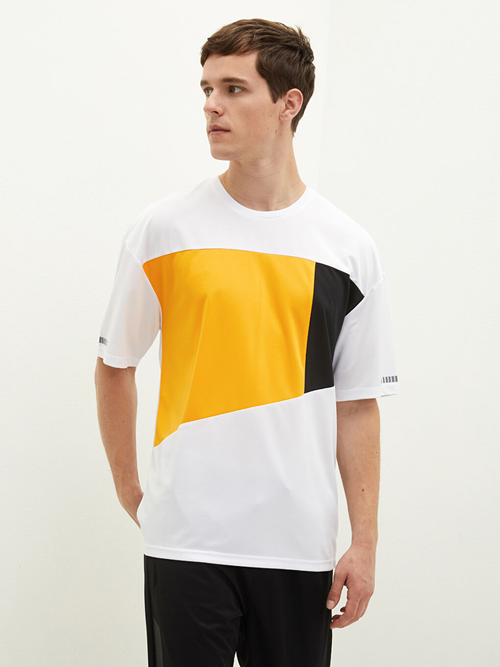 Beyaz Bisiklet Yaka Kısa Kollu Erkek Aktif Spor Tişört-5