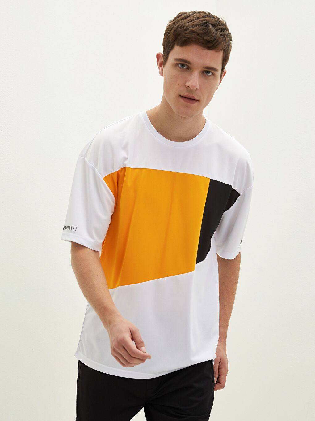 Beyaz Bisiklet Yaka Kısa Kollu Erkek Aktif Spor Tişört