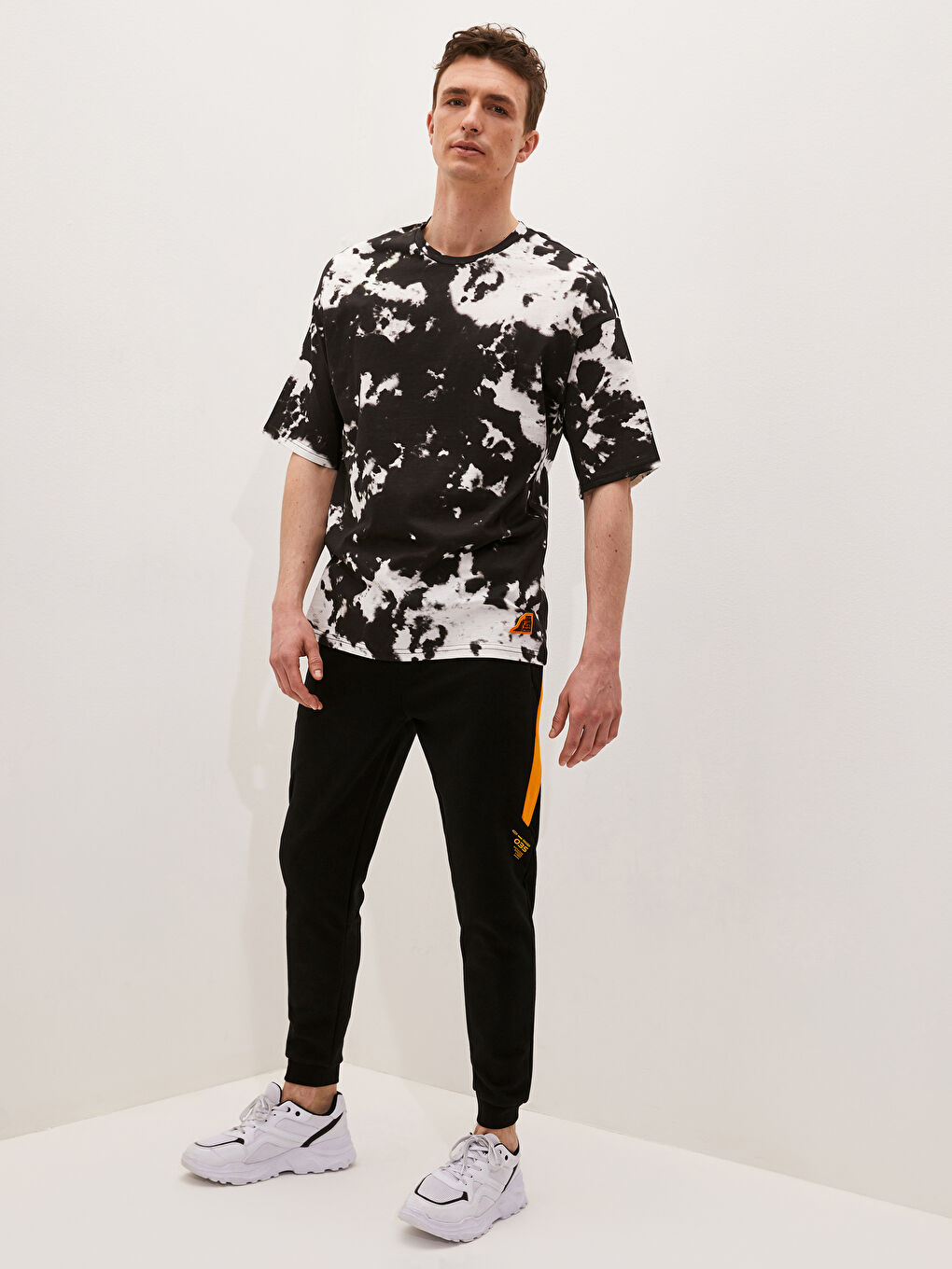 Siyah Standart Kalıp Aktif Spor Erkek Eşofman Altı