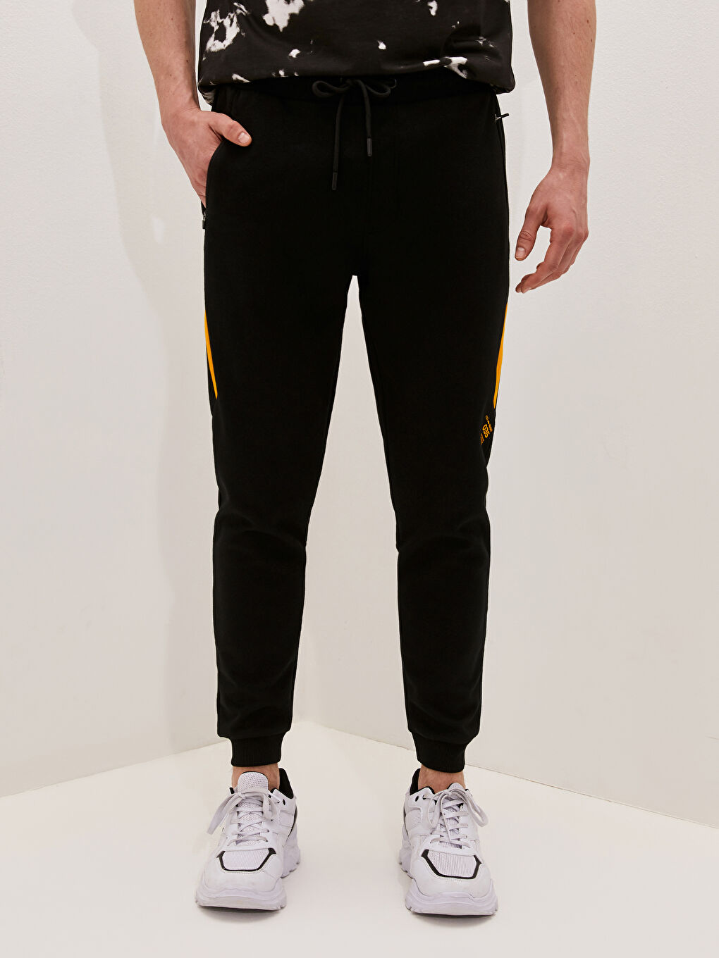 Siyah Standart Kalıp Aktif Spor Erkek Eşofman Altı-3