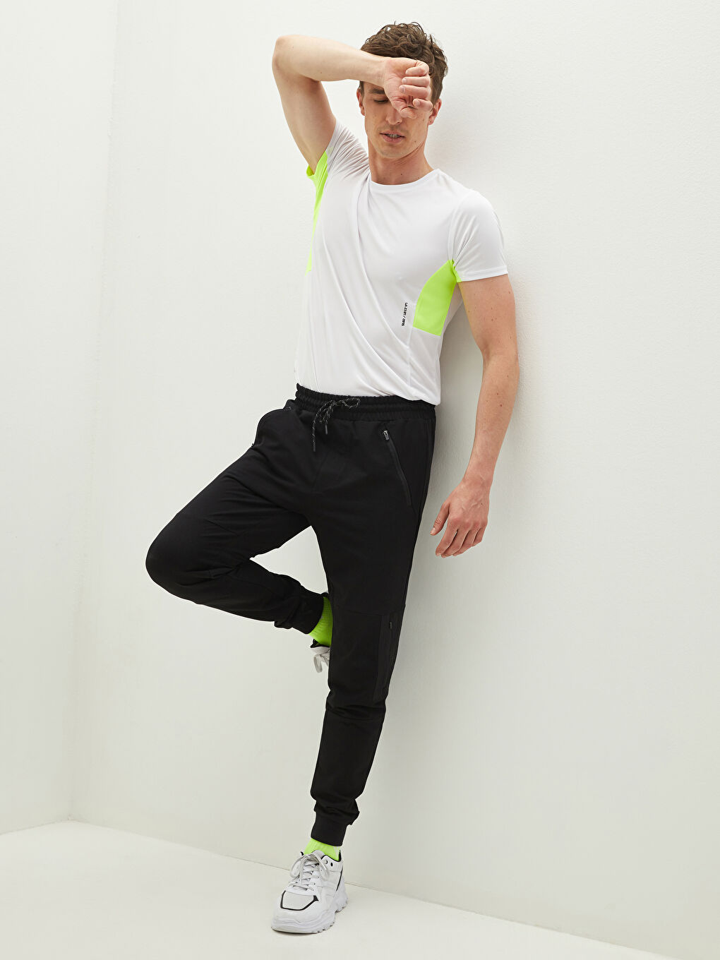 Siyah Standart Kalıp Aktif Spor Erkek Eşofman Altı-2