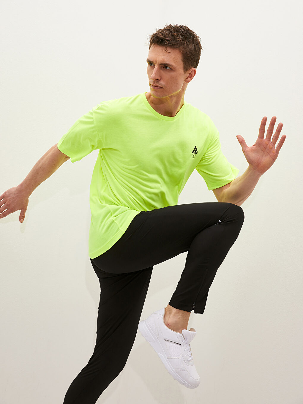 Sarı Bisiklet Yaka Kısa Kollu Aktif Spor Erkek Tişört-1