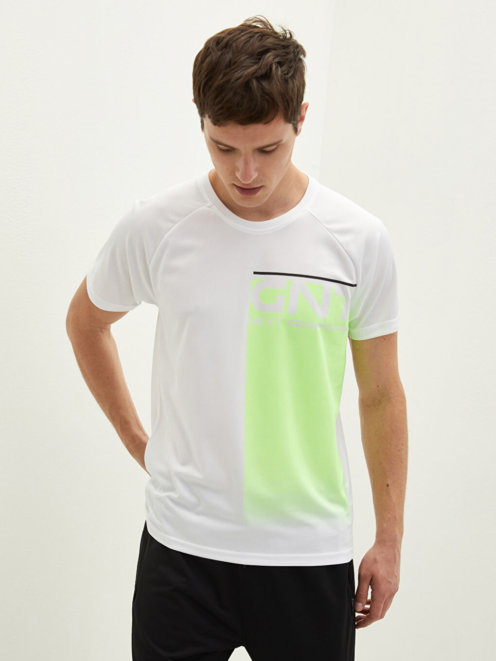 Beyaz Bisiklet Yaka Kısa Kollu Erkek Aktif Spor Tişört-1