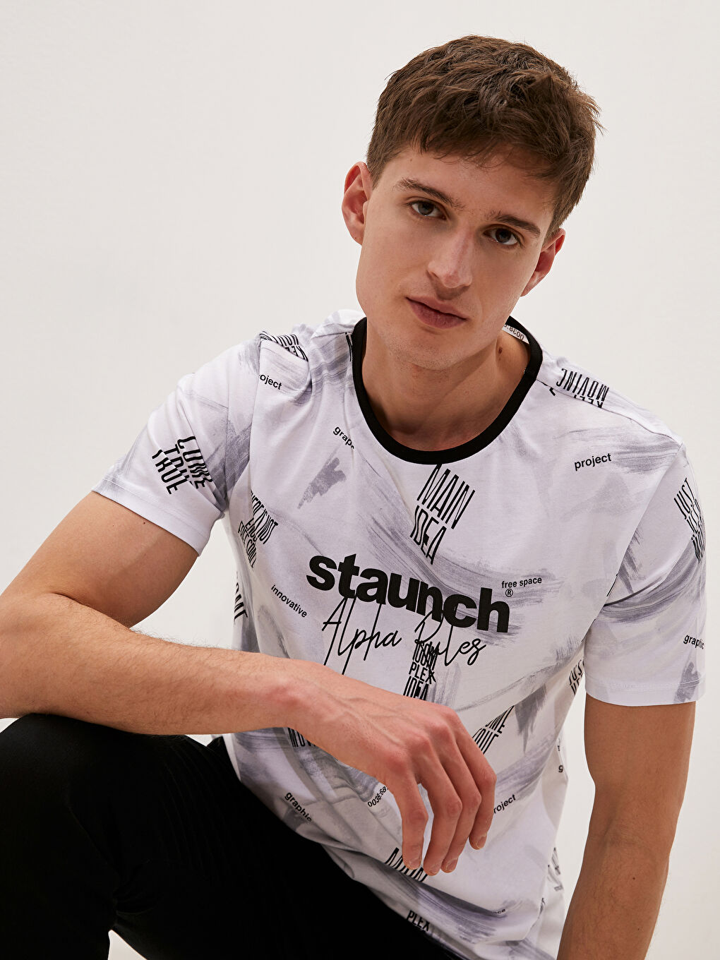 Beyaz Bisiklet Yaka Kısa Kollu Baskılı Penye Erkek Tişört-1