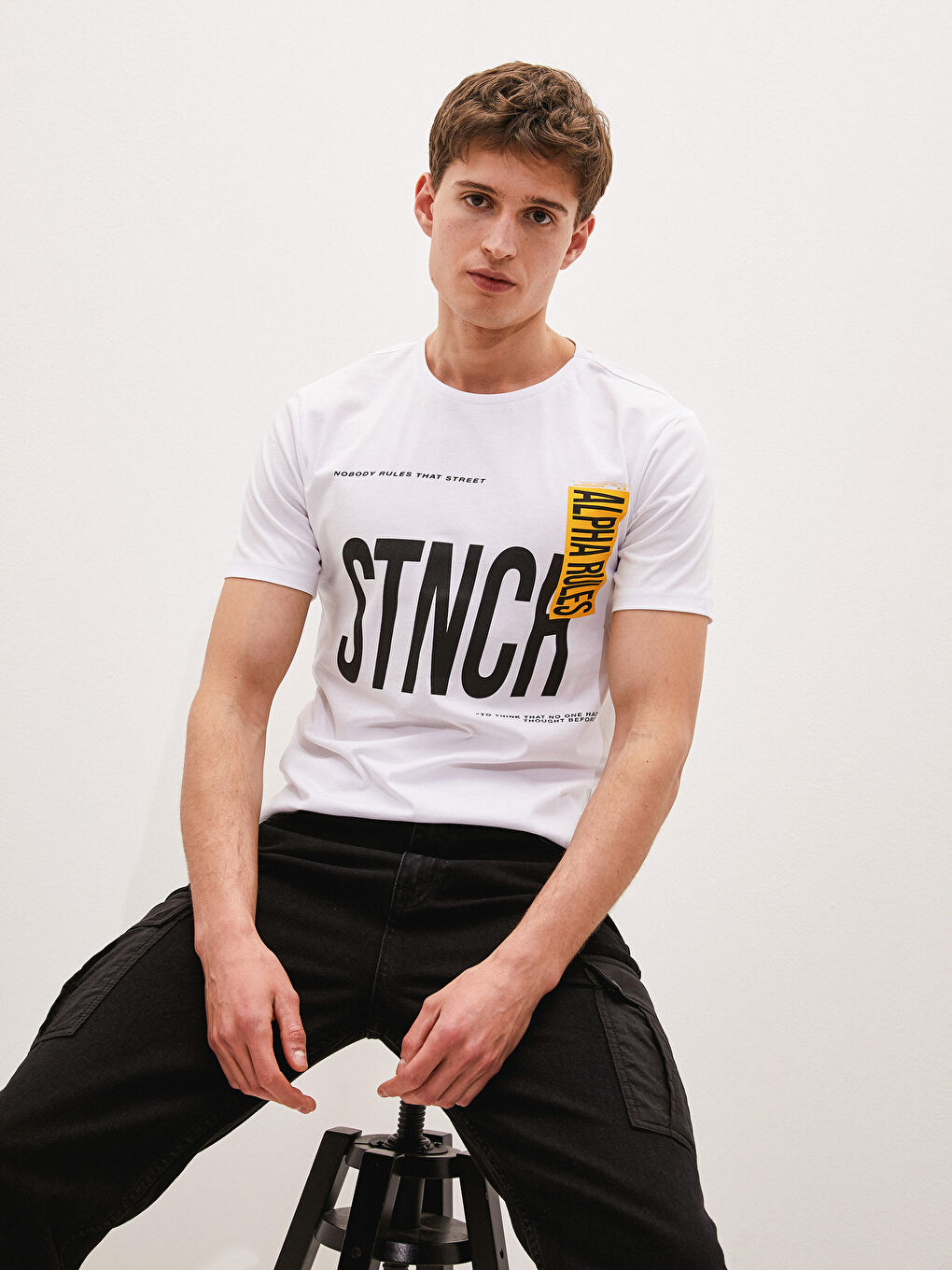 Beyaz Bisiklet Yaka Kısa Kollu Baskılı Penye Erkek Tişört