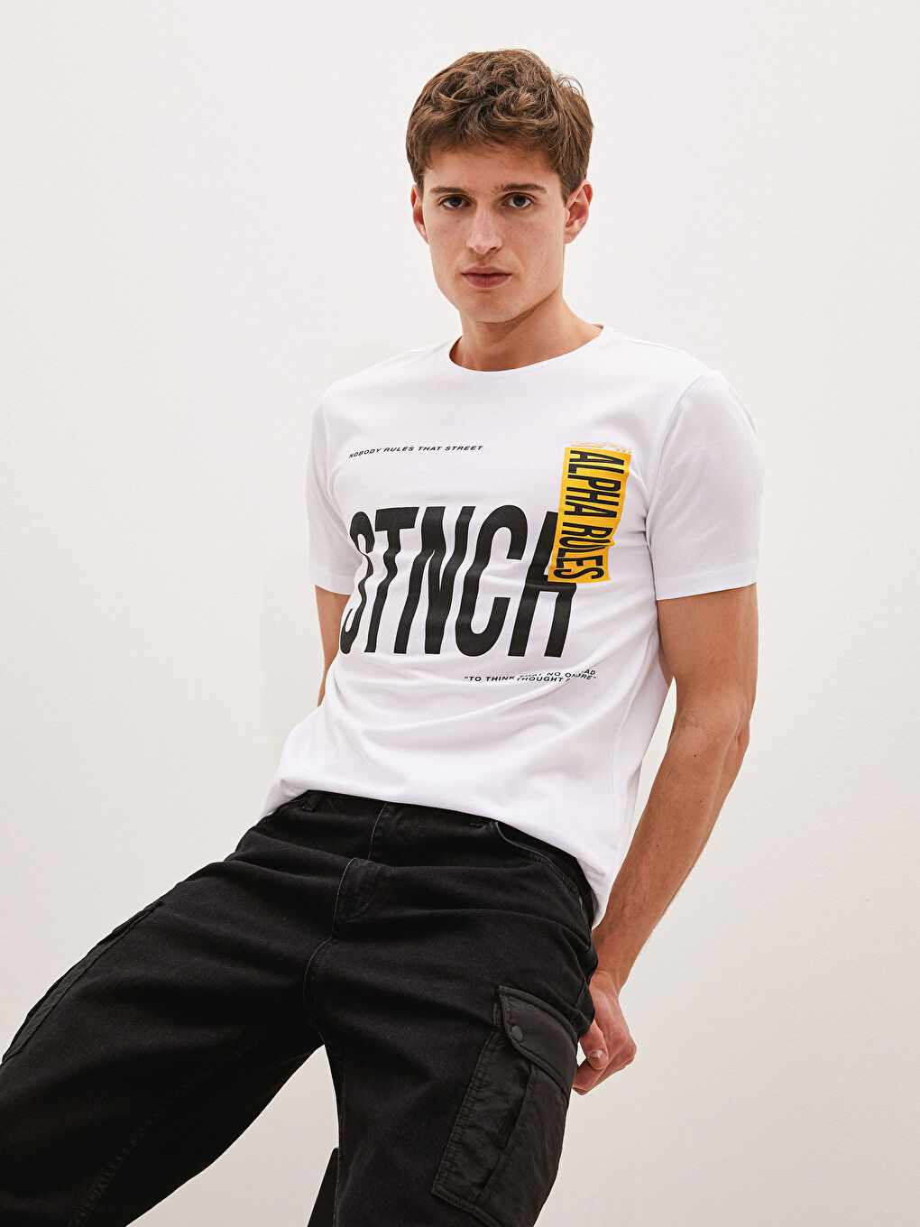 Beyaz Bisiklet Yaka Kısa Kollu Baskılı Penye Erkek Tişört-1