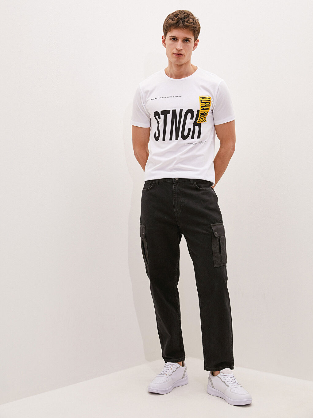 Beyaz Bisiklet Yaka Kısa Kollu Baskılı Penye Erkek Tişört-2