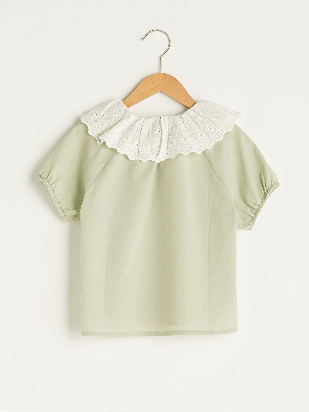 LCW Kids Crew Neck Scalloped Detailed Short Sleeve Poplin Girl Blouse -S1H913Z4-GMG