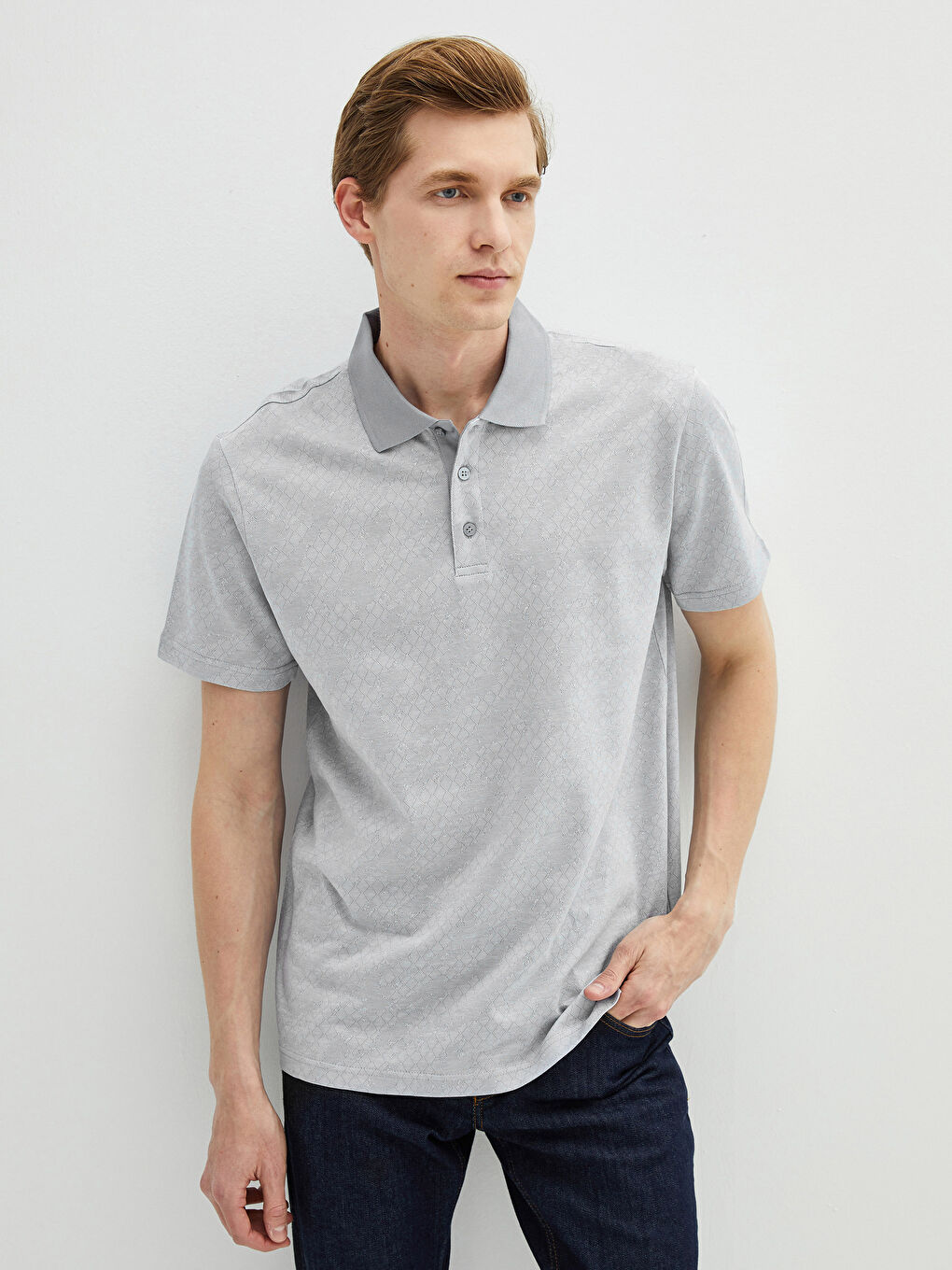 تيشيرت رجالي بياقة بولو كم قصير مُعالج بالميرسرايز ومزخرف-1