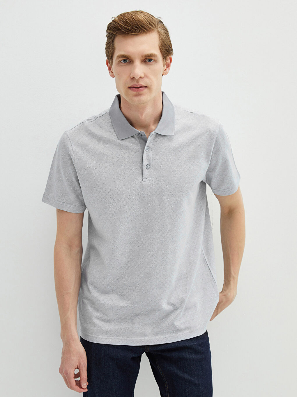 تيشيرت رجالي بياقة بولو كم قصير مُعالج بالميرسرايز ومزخرف-3