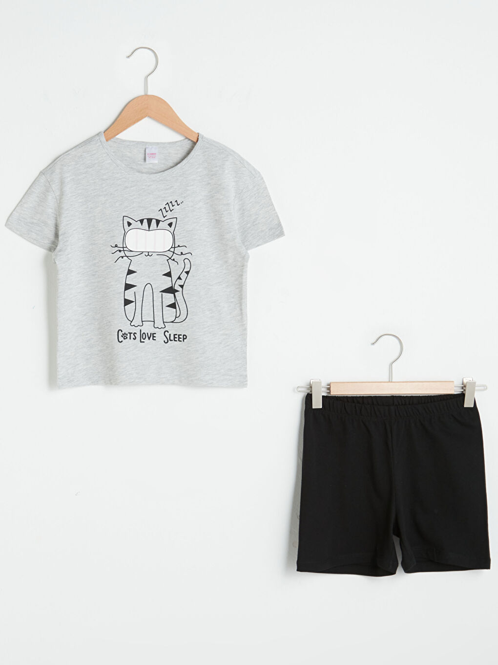 Siyah Bisiklet Yaka Baskılı Kısa Kollu Kız Çocuk Şortlu Pijama Takımı