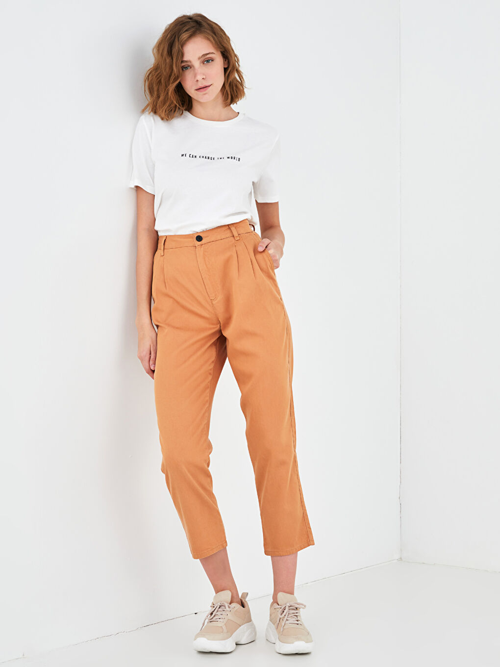 Carrot Cut Gabardine Trousers With Wide Fit Pocket Detail-1