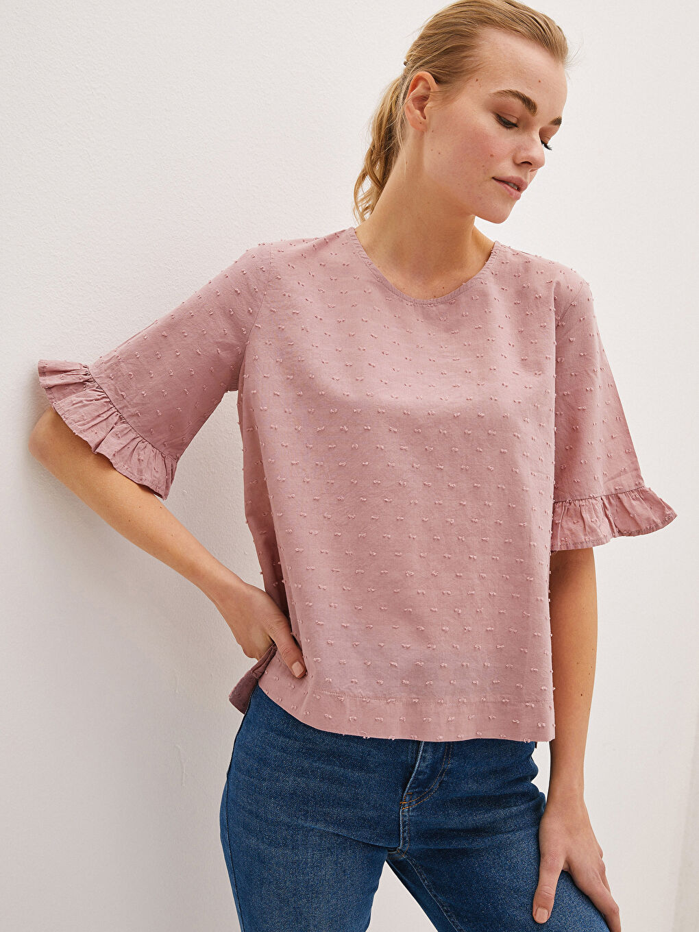 بلوزة قطنية للسيدات بأكمام قصيرة ونقشة وياقة دائرية-1