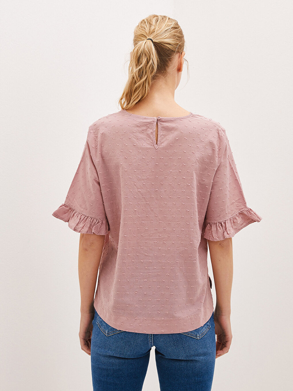 بلوزة قطنية للسيدات بأكمام قصيرة ونقشة وياقة دائرية-4