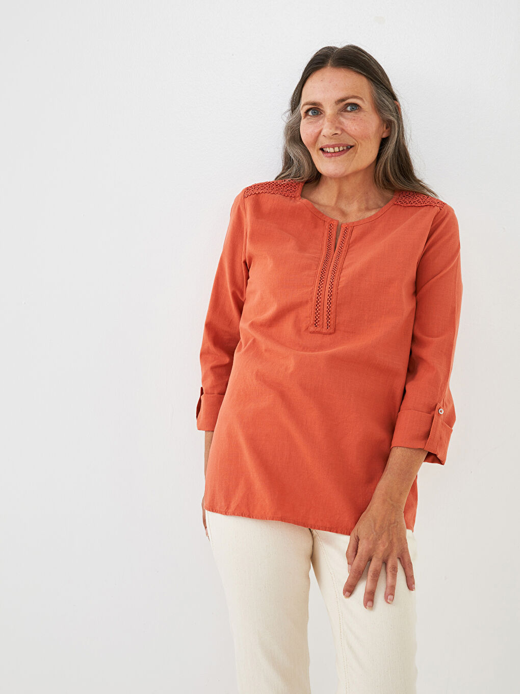 Blouse en Coton à Encolure Henley Brodée à Manches Longues pour Femmes-2
