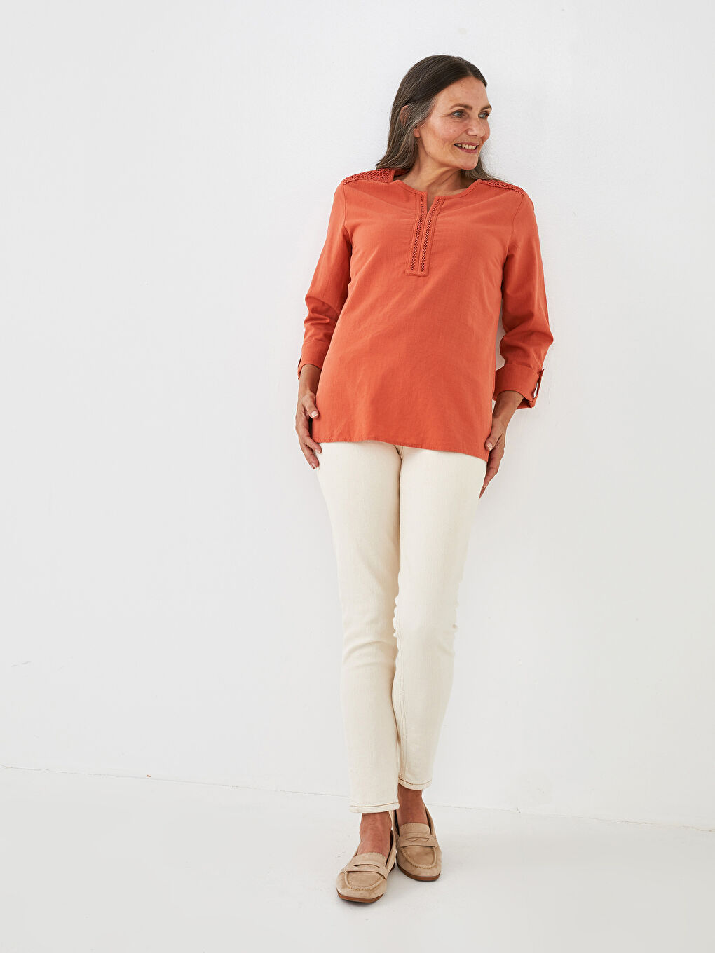 Blouse en Coton à Encolure Henley Brodée à Manches Longues pour Femmes-3