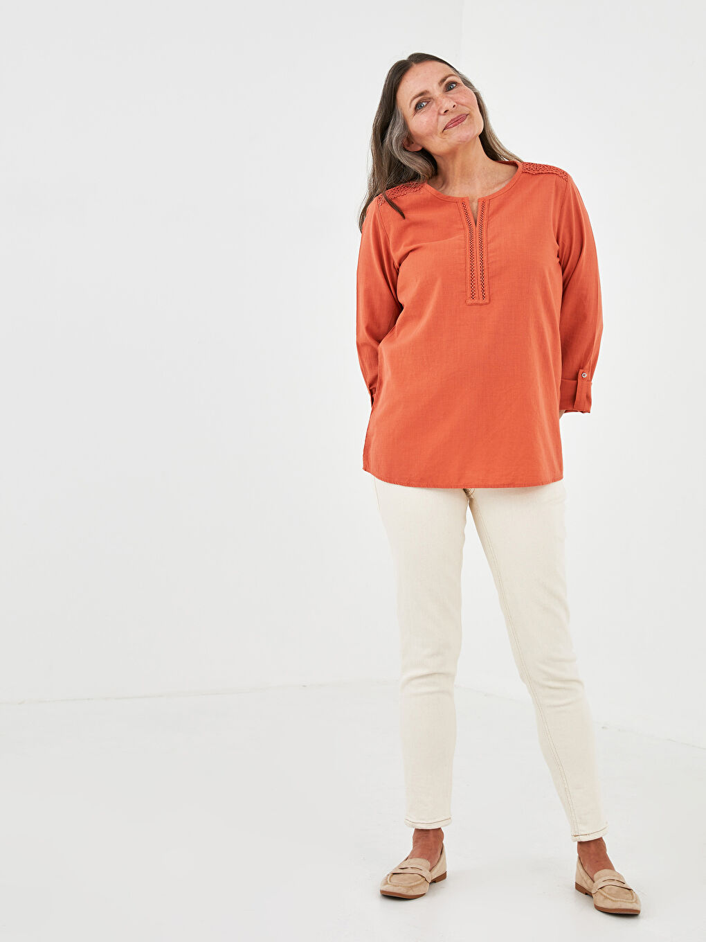 Blouse en Coton à Encolure Henley Brodée à Manches Longues pour Femmes-4