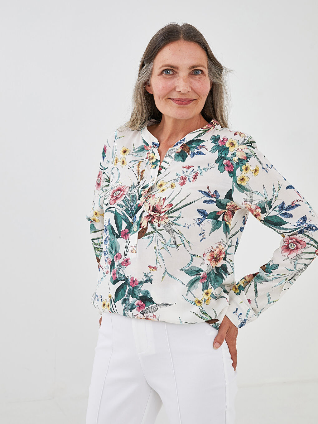LCW Grace Turtleneck Floral Printed Long Sleeve Viscose Women's Blouse -S1HA15Z8-LRA