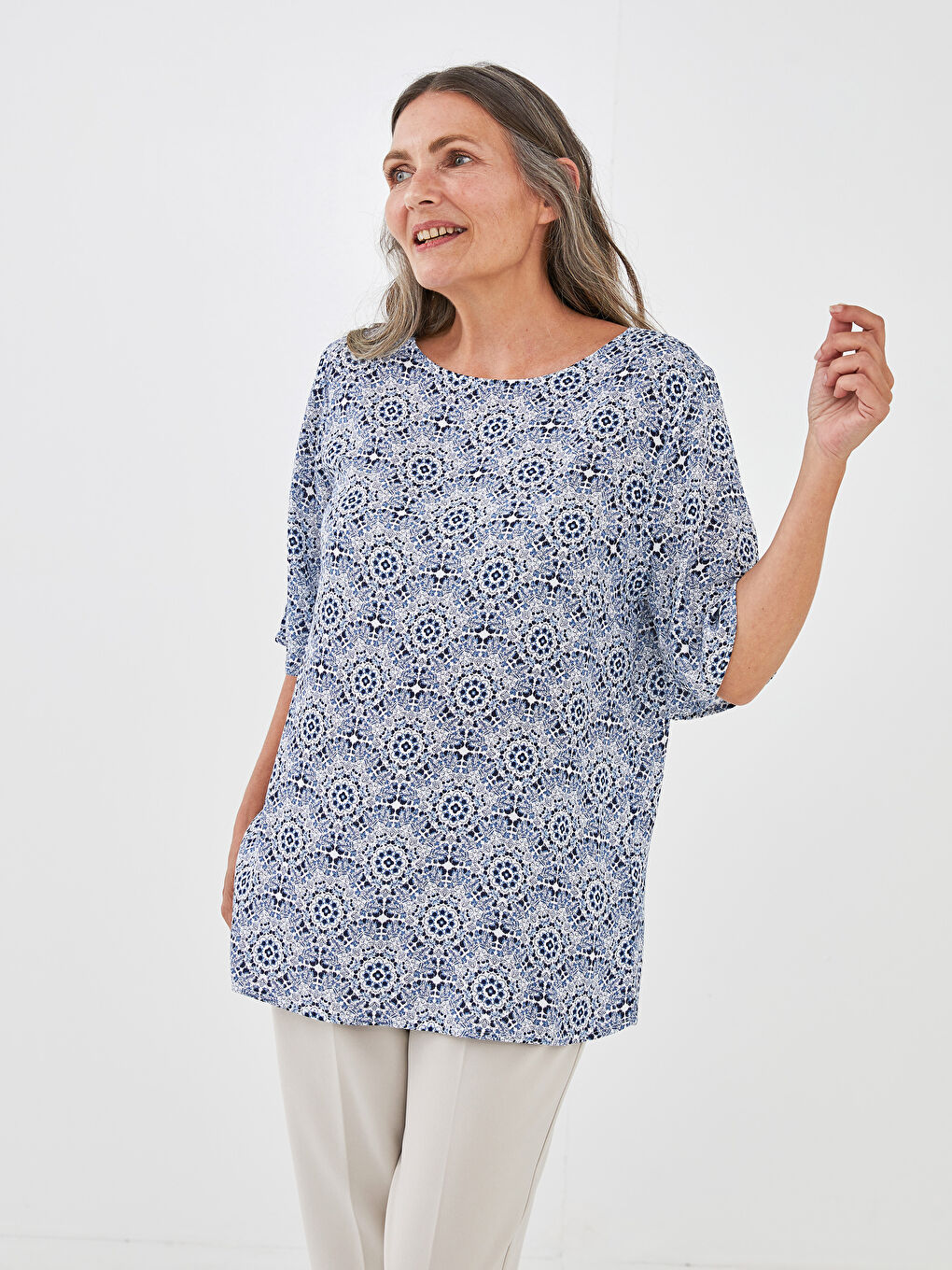 LCW Grace Crew Neck Patterned Short Sleeve Crinkle Fabric Women's Blouse -S1HA17Z8-LQQ