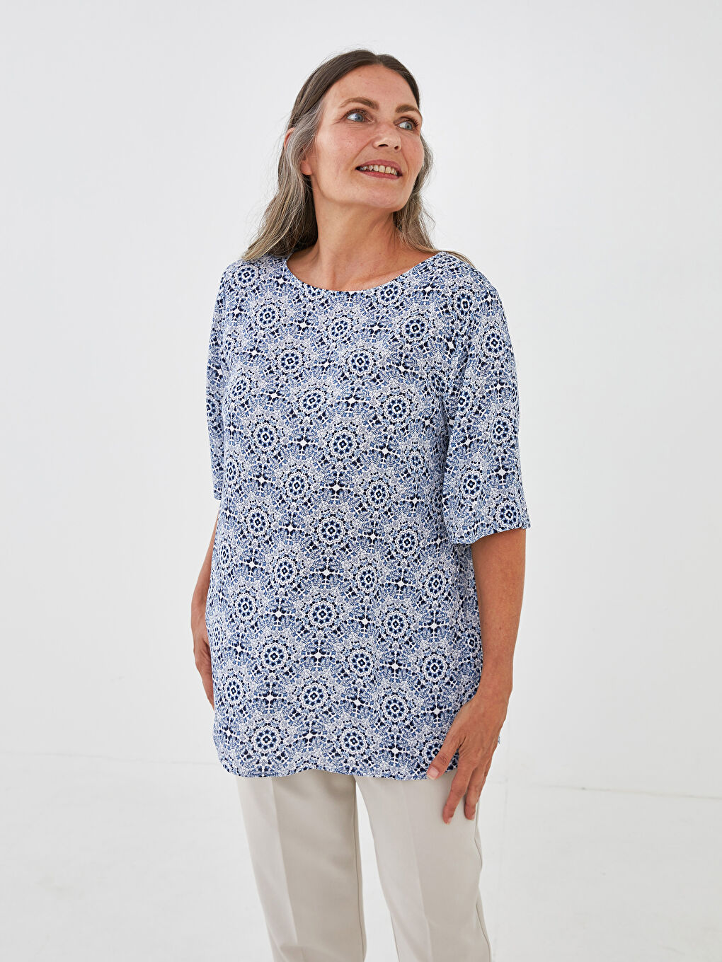 LCW Grace Crew Neck Patterned Short Sleeve Crinkle Fabric Women's Blouse -S1HA17Z8-LQQ