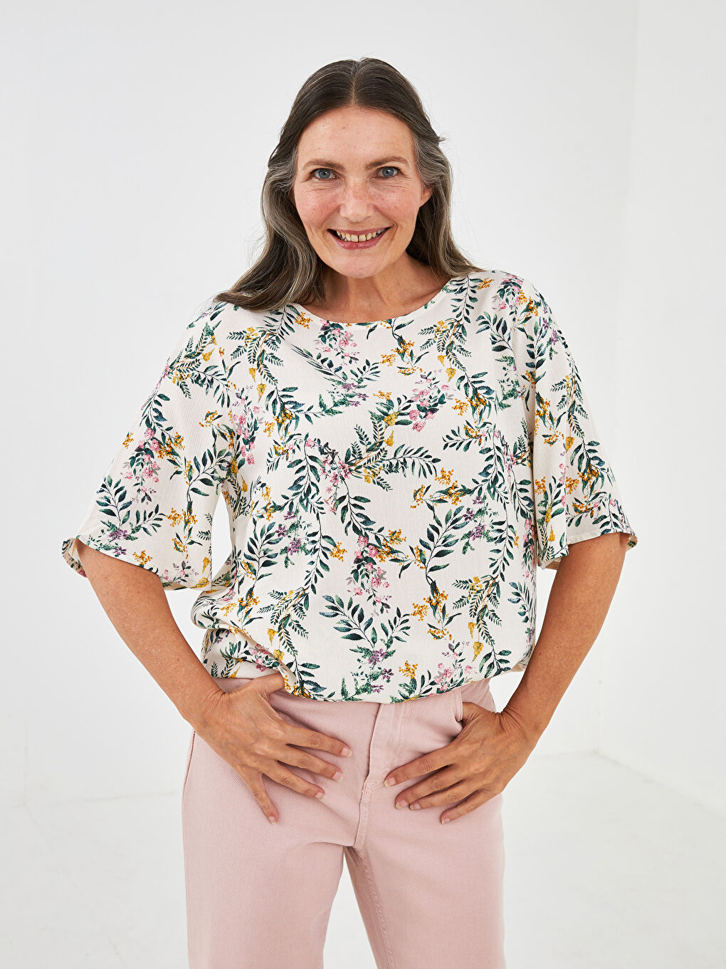 Crew Neck Patterned Short Sleeve Crinkle Fabric Women's Blouse