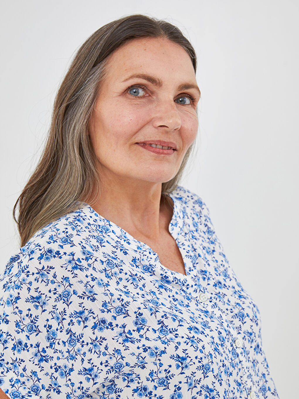 Henley Neckline Patter Short Sleeve Crinkle Fabric Women's Shirt-3