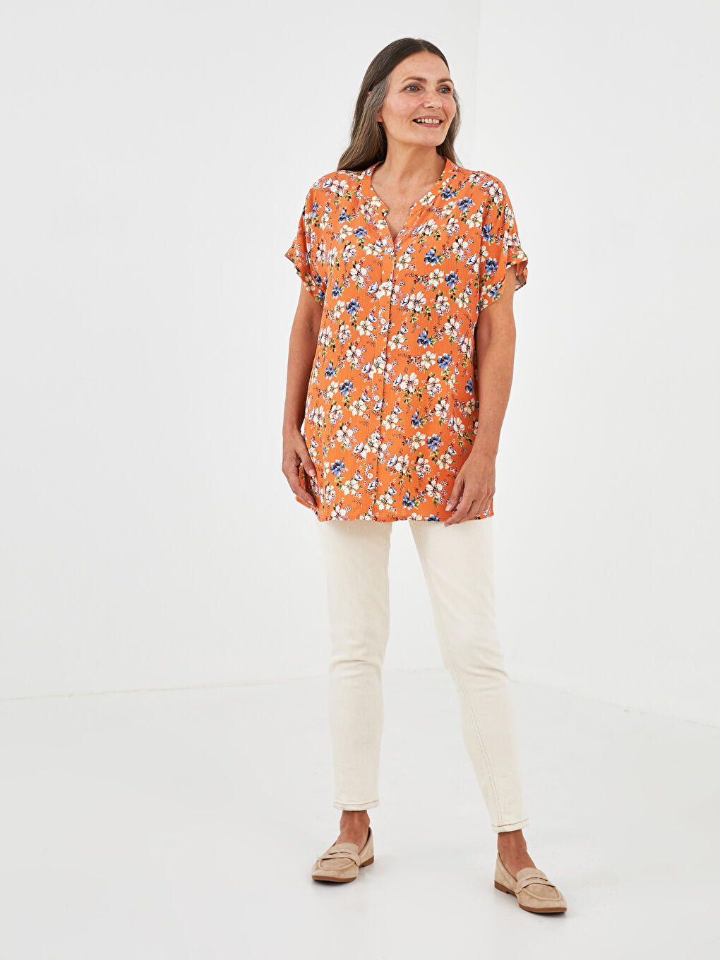 Kahverengi Kaçık Yaka Desenli Kısa Kollu Krinkle Kumaş Kadın Gömlek-2