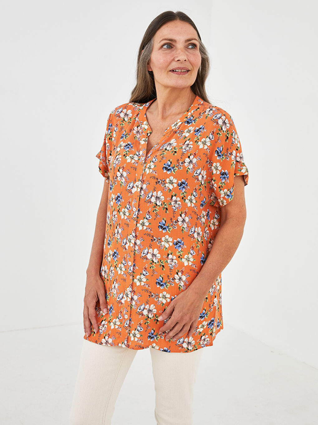 Kahverengi Kaçık Yaka Desenli Kısa Kollu Krinkle Kumaş Kadın Gömlek-4