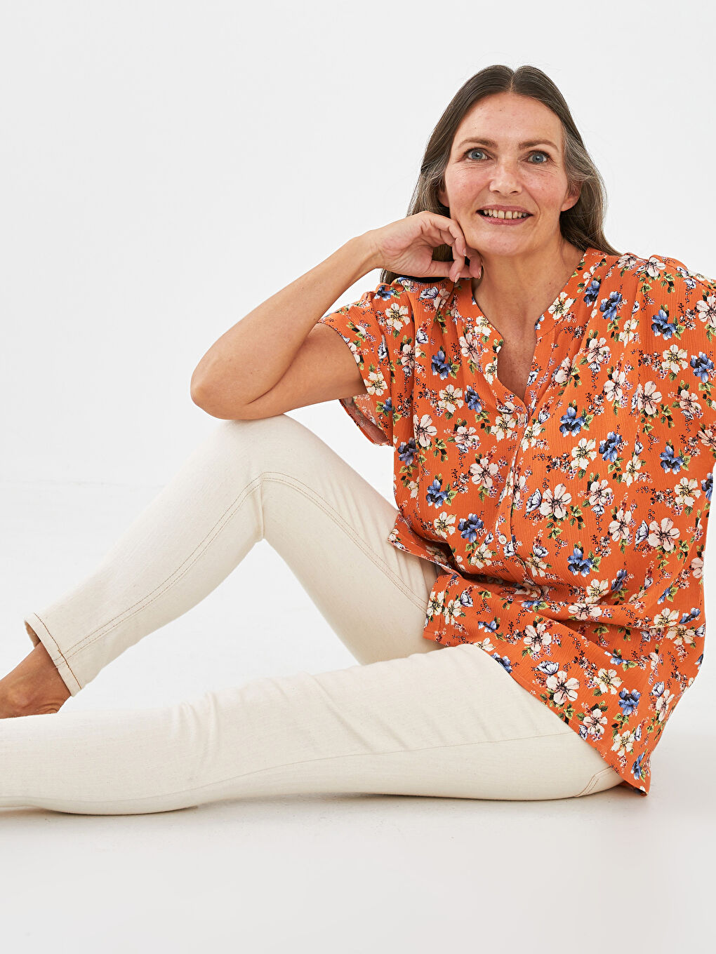 Kahverengi Kaçık Yaka Desenli Kısa Kollu Krinkle Kumaş Kadın Gömlek