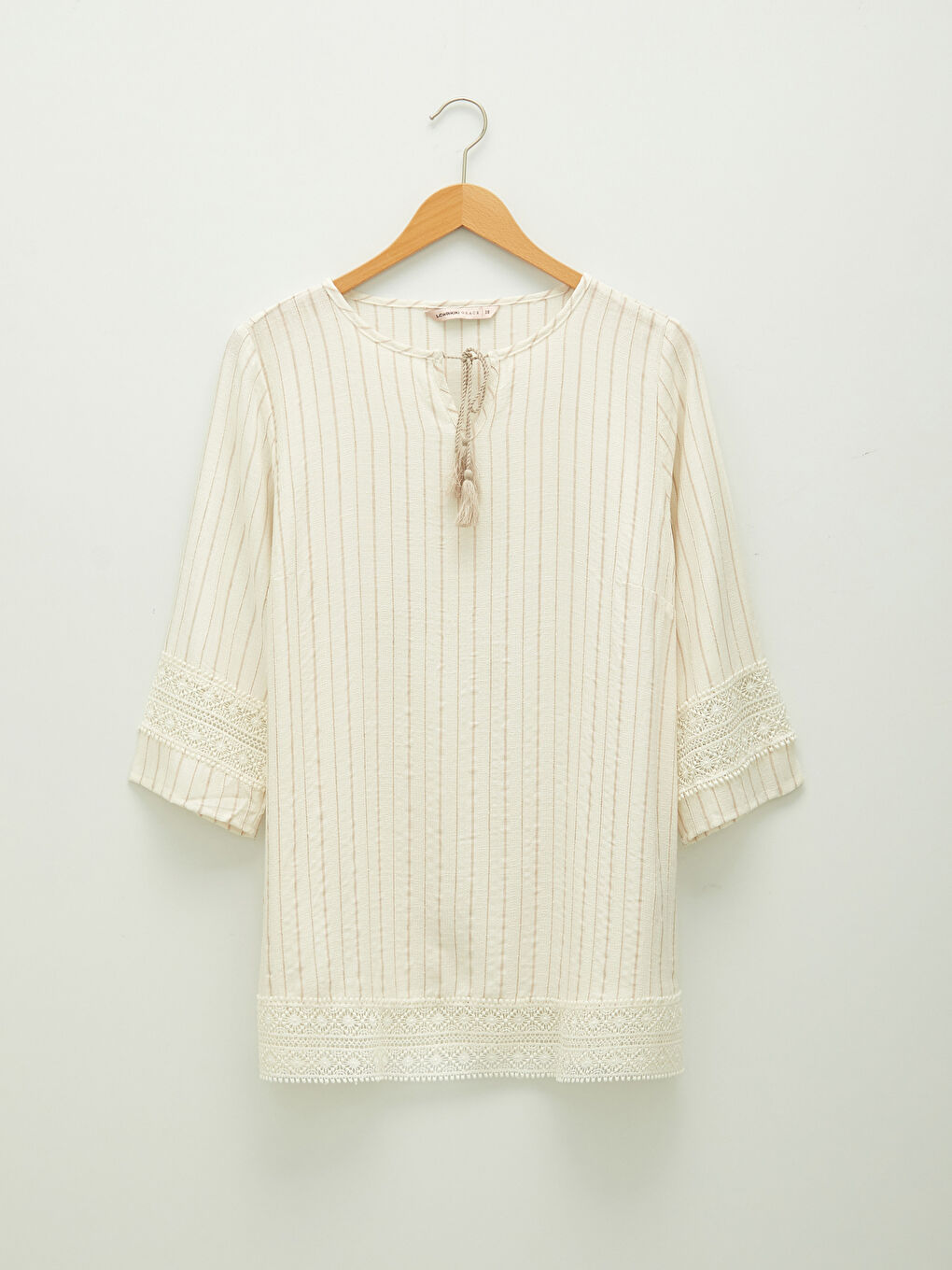 Bağlamalı Yaka Çizgili Nakış Detaylı Kadın Bluz-6