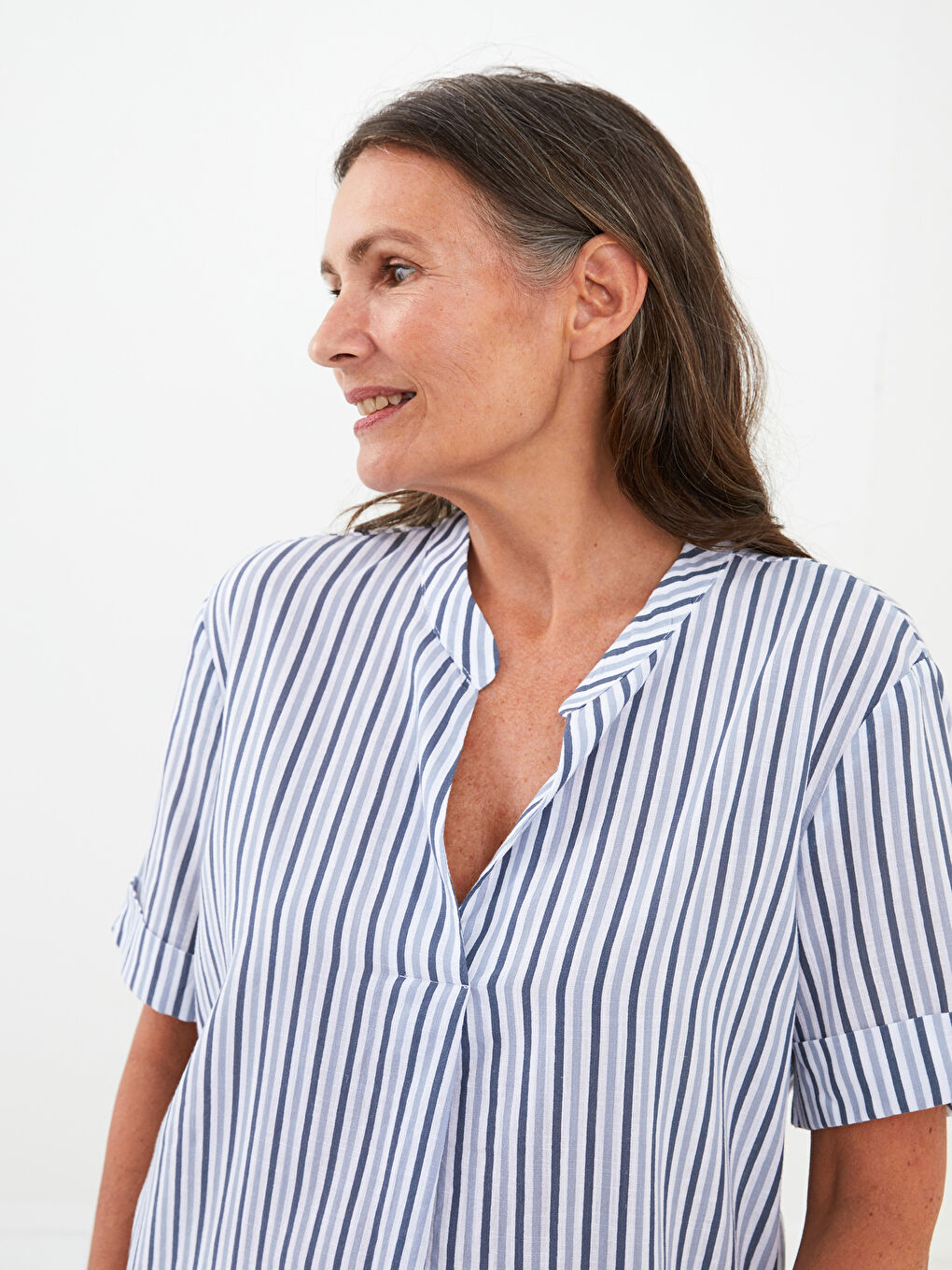 Bej Kaçık Yaka Çizgili Kısa Kollu Pamuklu Kadın Bluz-2