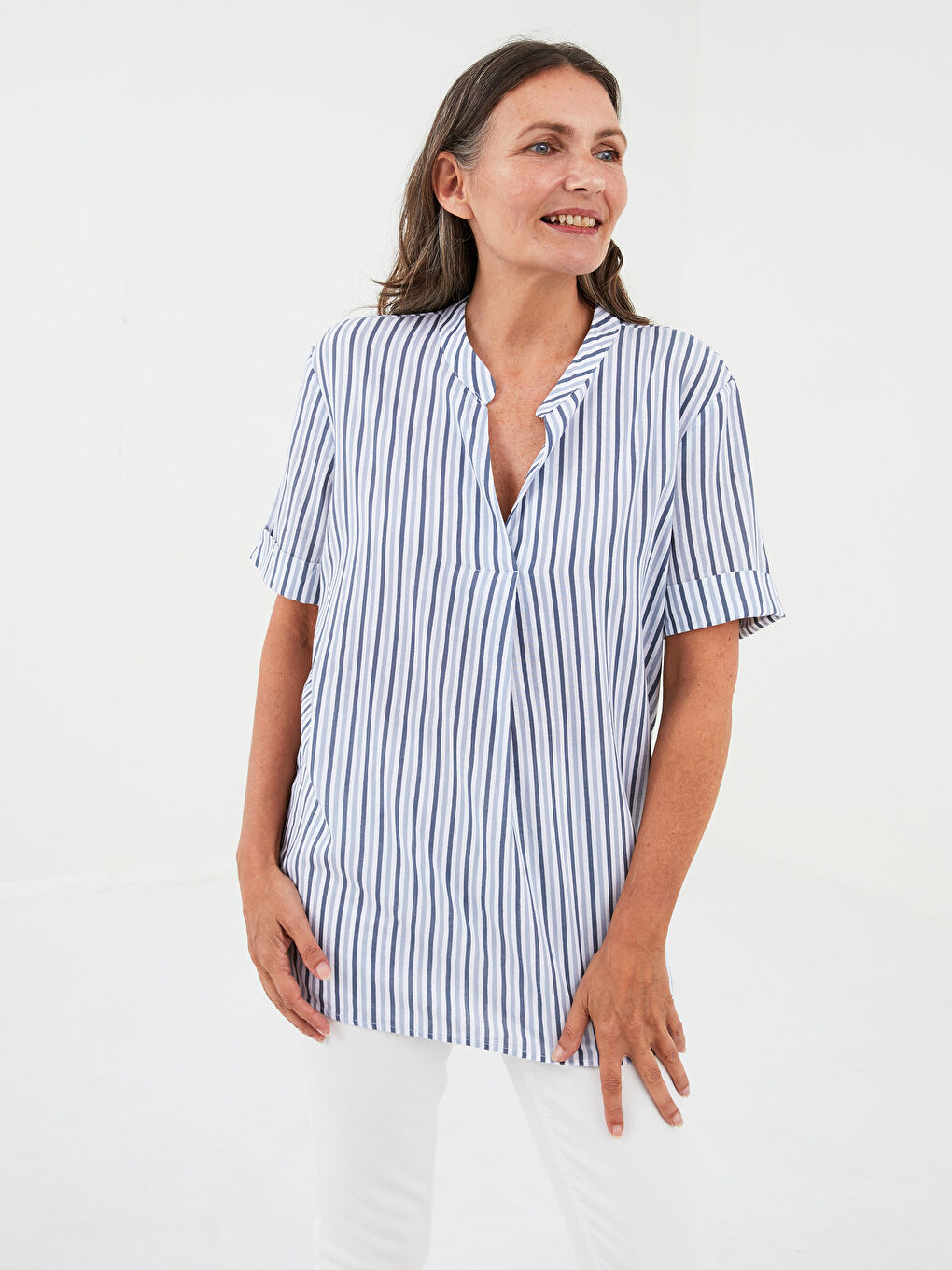 Bej Kaçık Yaka Çizgili Kısa Kollu Pamuklu Kadın Bluz-1