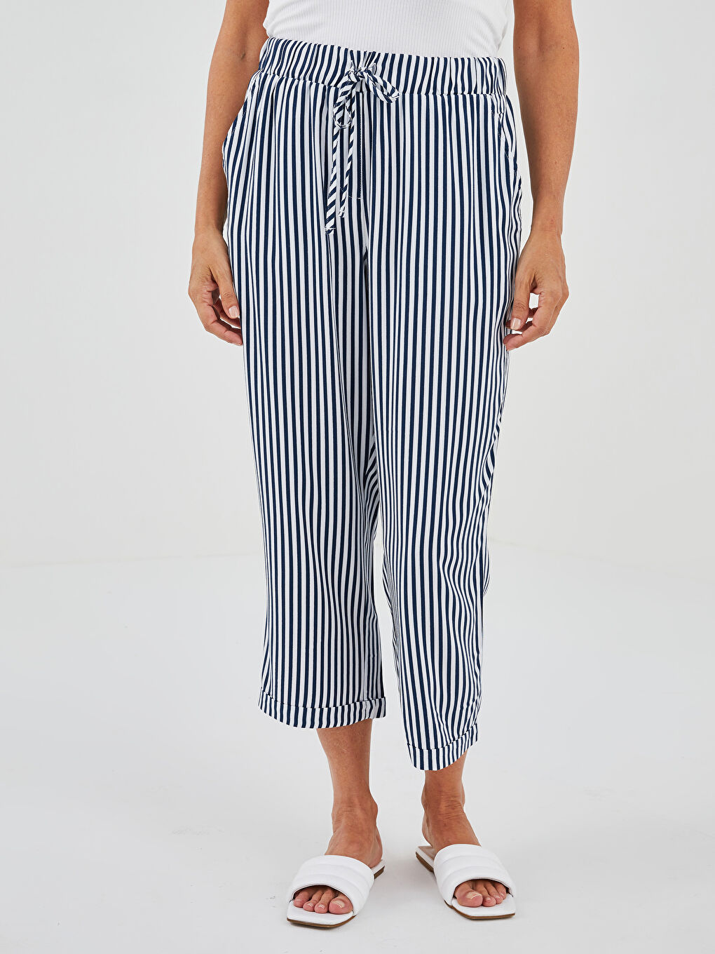 Elastic Waist Striped Pocket Detailed Belmando Fabric Women's Capri-1