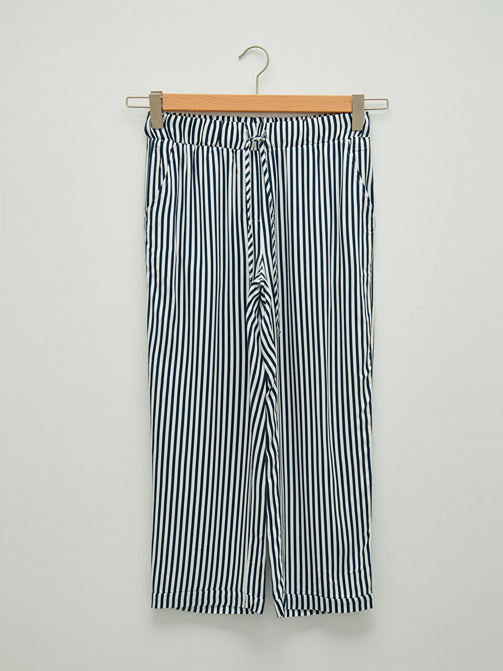 Elastic Waist Striped Pocket Detailed Belmando Fabric Women's Capri-4