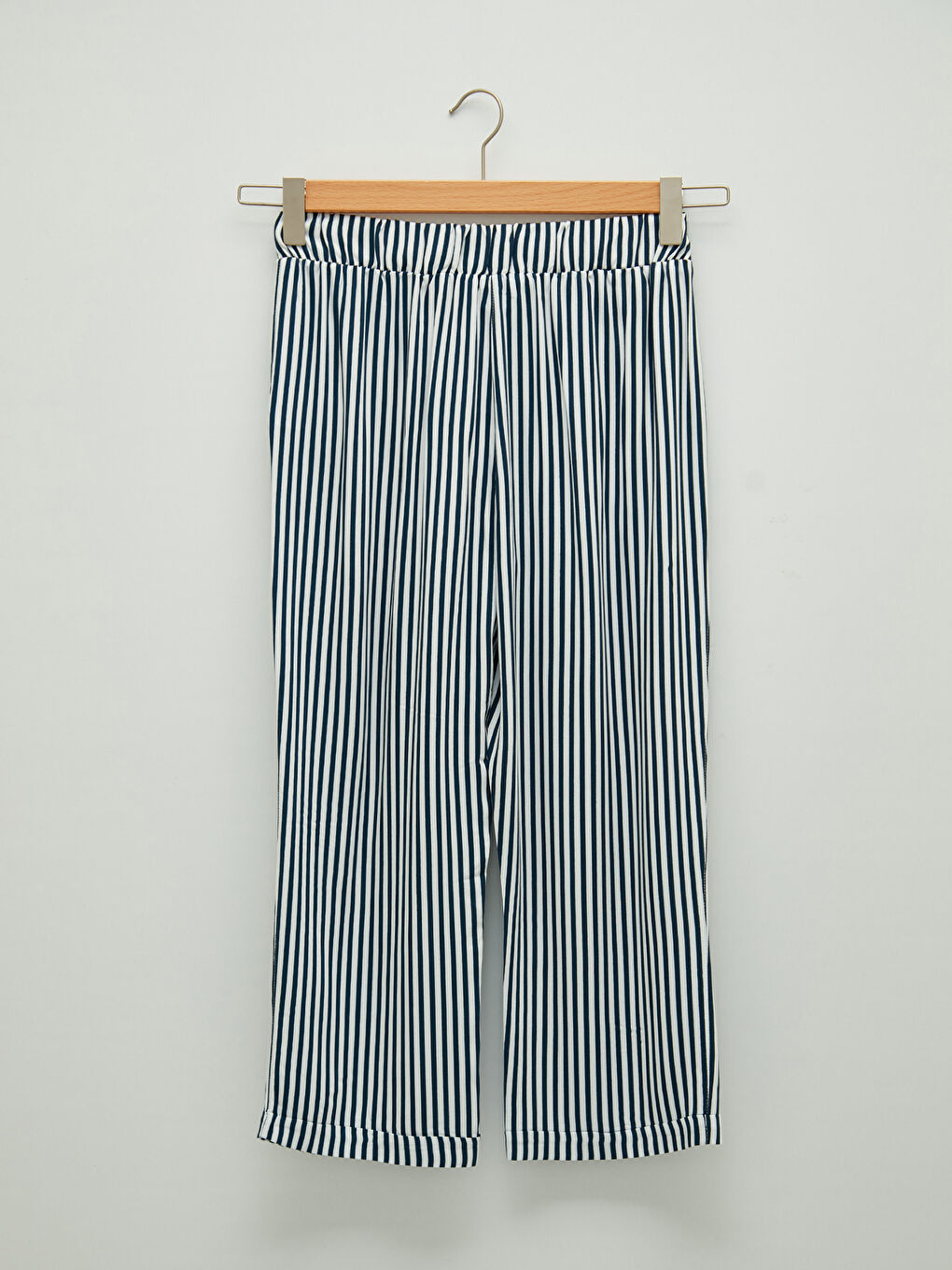Elastic Waist Striped Pocket Detailed Belmando Fabric Women's Capri-5