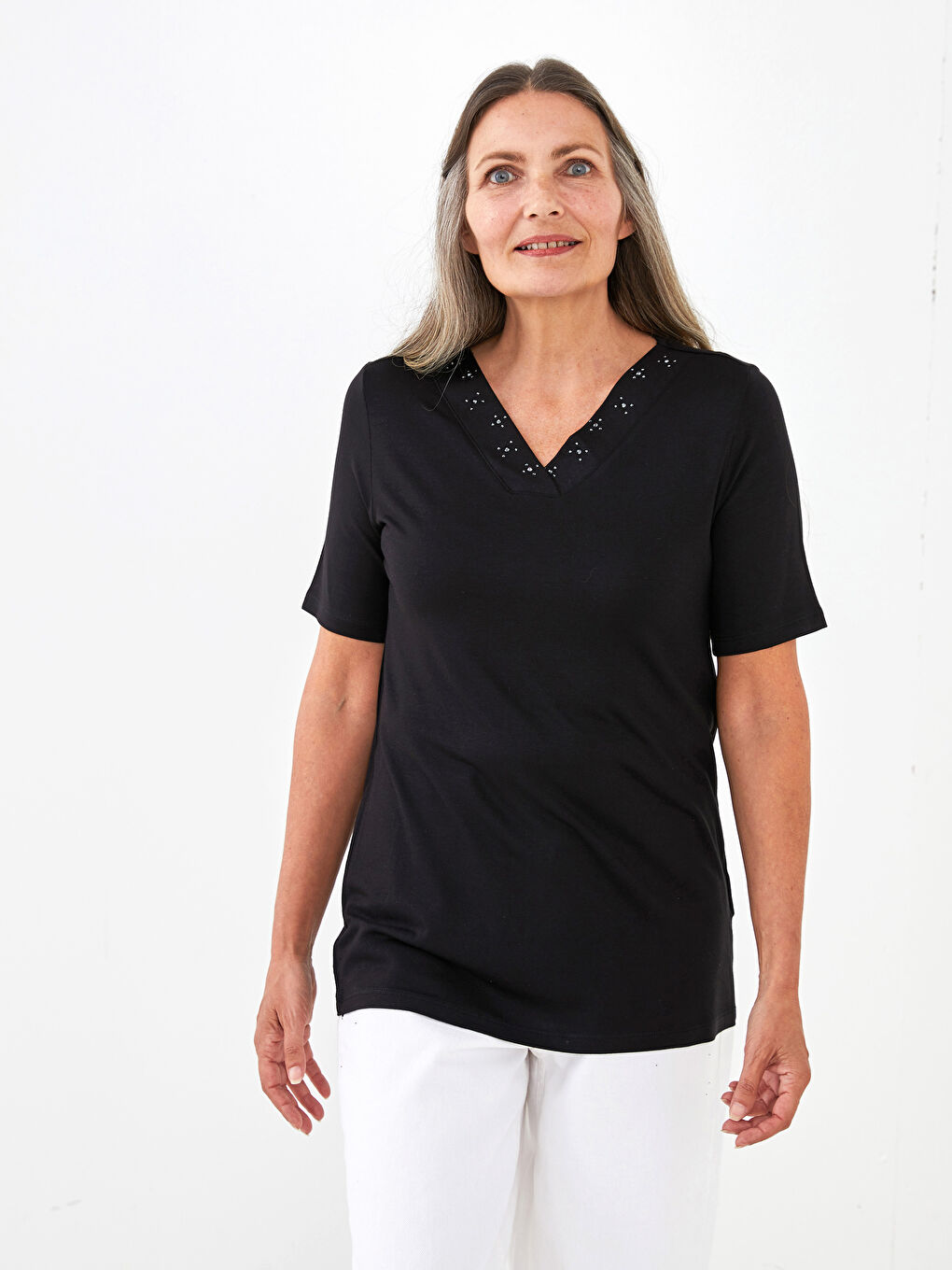 Siyah V Yaka Taşlı Kısa Kollu Kadın Bluz-1